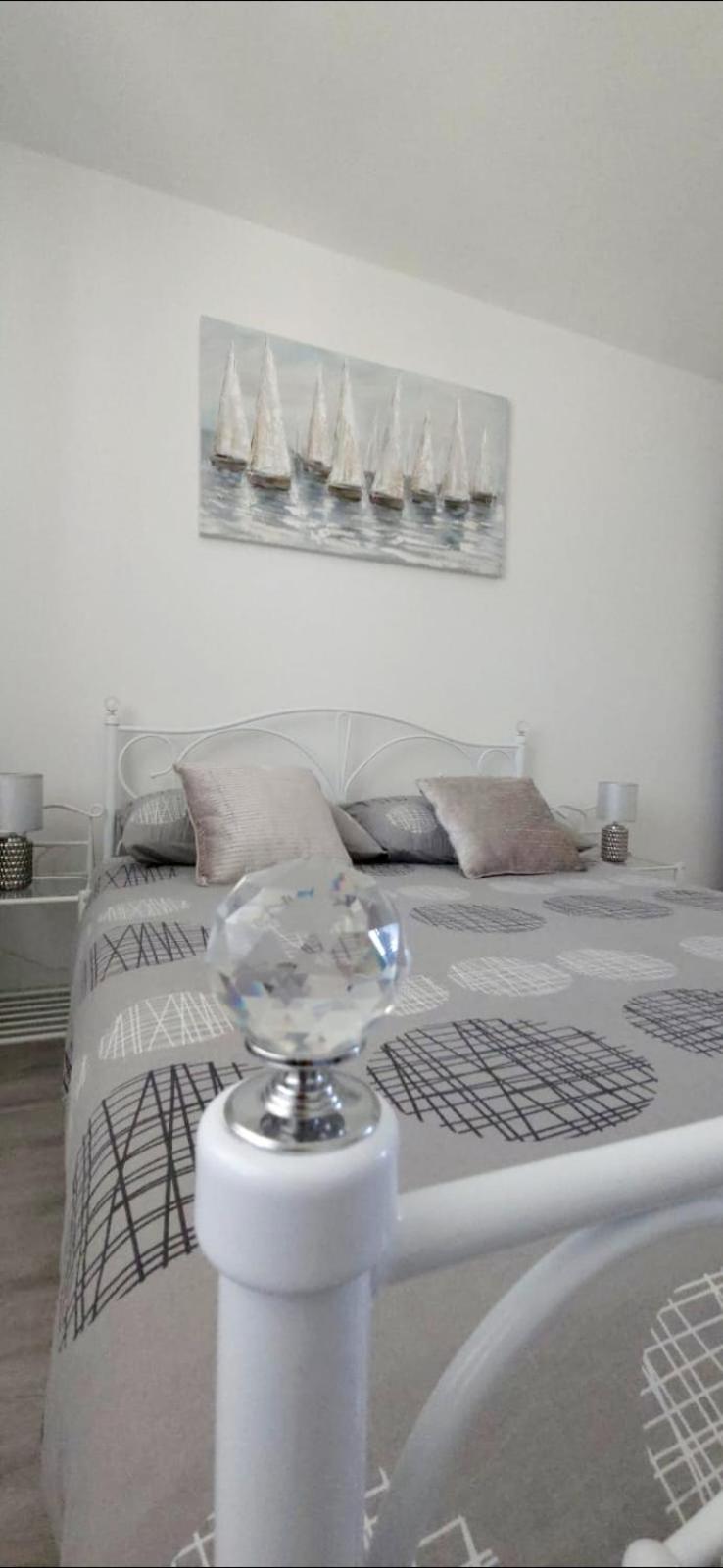 Diana Apartment โปเรช ภายนอก รูปภาพ