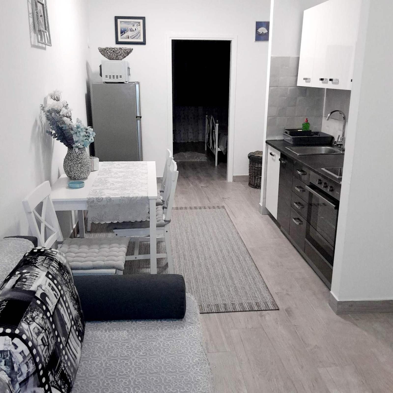 Diana Apartment โปเรช ภายนอก รูปภาพ